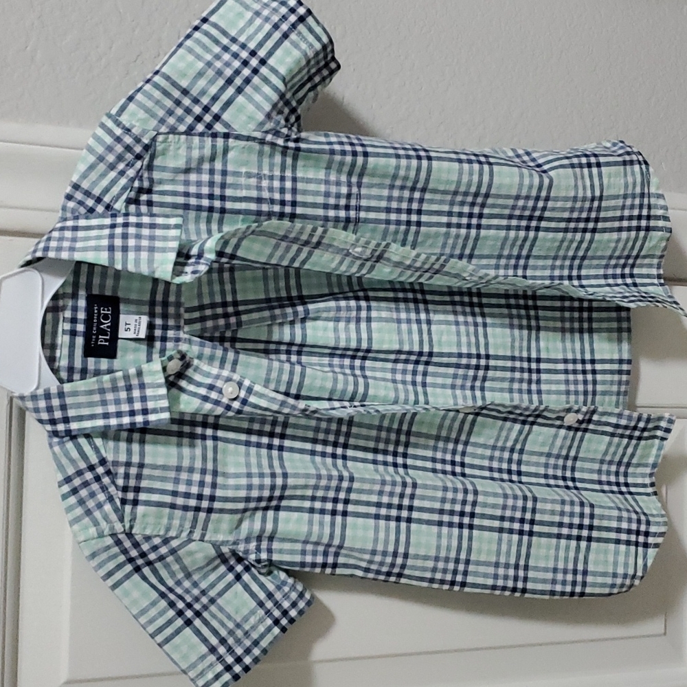 The Children's Place short sleeves botton down shirt